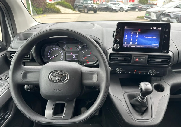 Toyota Proace City Verso cena 116900 przebieg: 4600, rok produkcji 2023 z Józefów małe 92